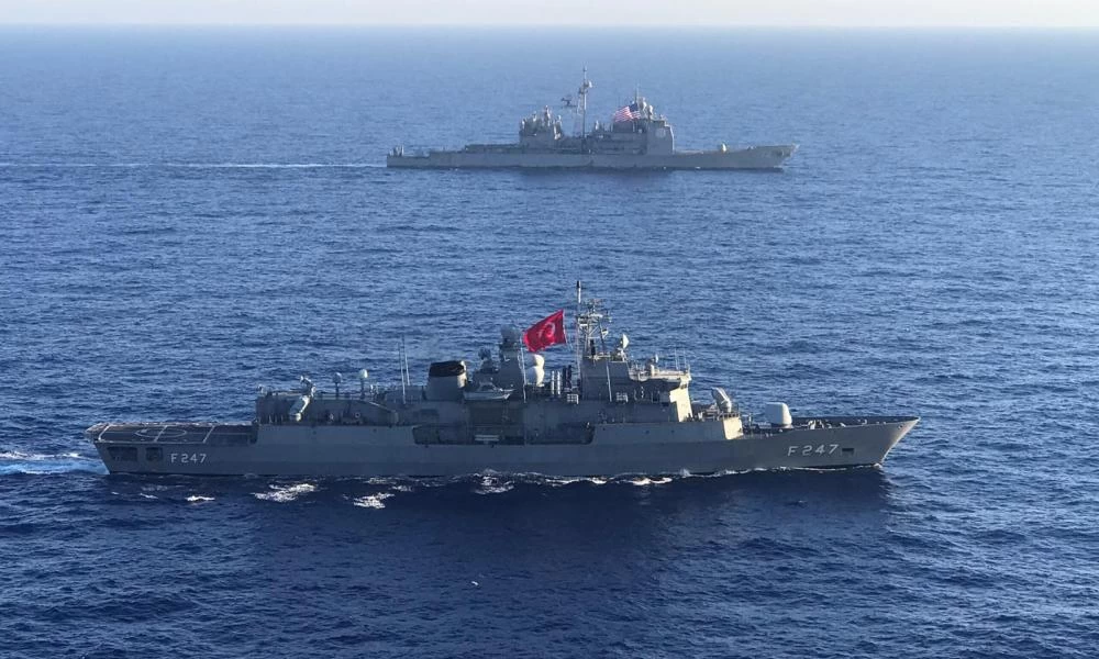 Οι ΗΠΑ νομιμοποιούν τις τουρκικές προκλήσεις: ''Σας ευχαριστούμε για την κοινή άσκηση!''